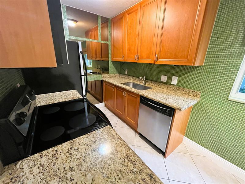 Image 6 of 71 For 1460 18th St  104