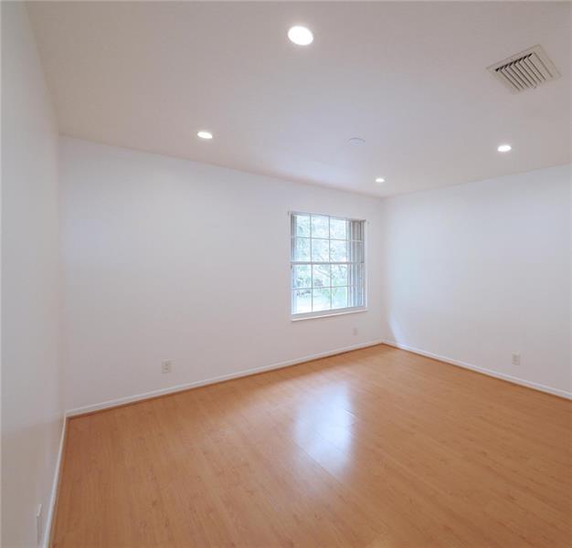 Image 39 of 55 For 10749 Nashville Dr