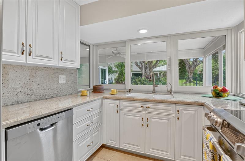 Image 11 of 65 For 2714 Kelly Brooke Lane