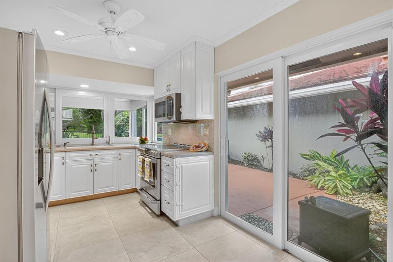 Image 12 of 65 For 2714 Kelly Brooke Lane
