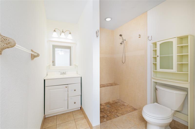 Image 15 of 40 For 516 Whitney Dr