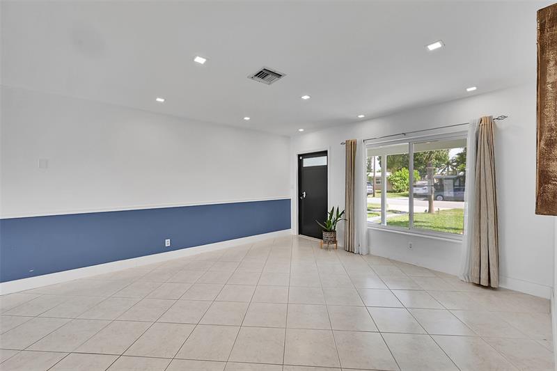 Image 11 of 39 For 232 9th Ct  