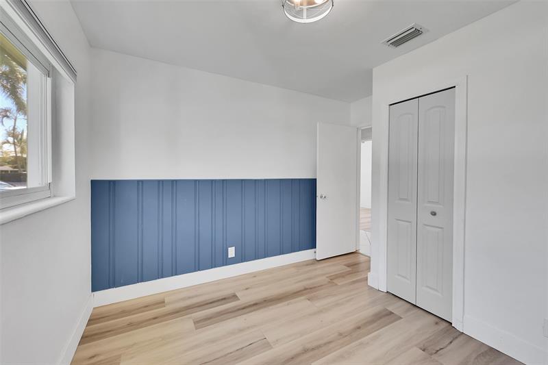 Image 21 of 39 For 232 9th Ct  