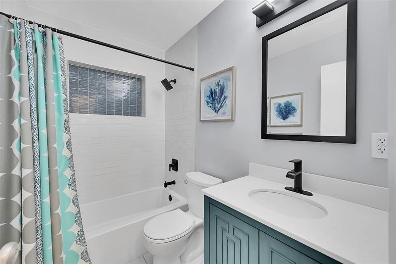 Image 28 of 39 For 232 9th Ct  