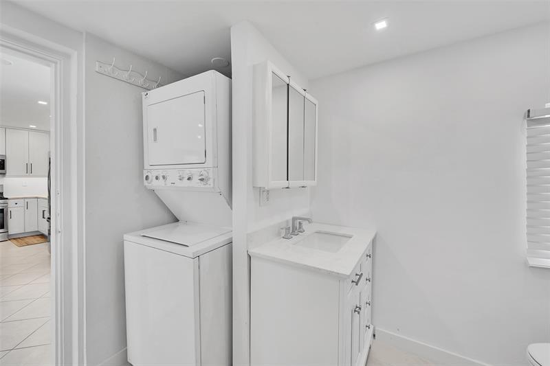 Image 30 of 39 For 232 9th Ct  