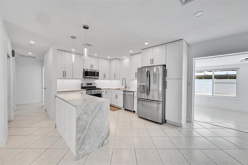 Image 5 of 39 For 232 9th Ct  