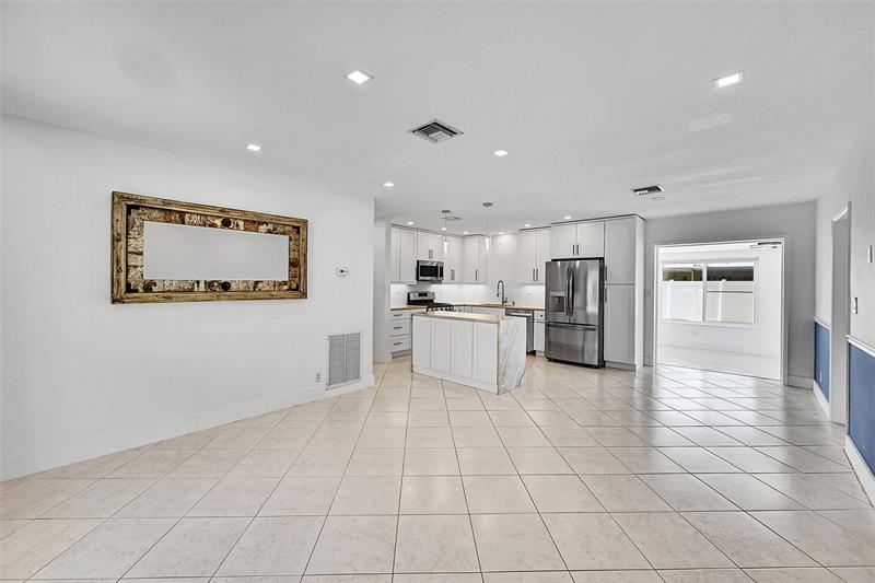 Image 7 of 39 For 232 9th Ct  