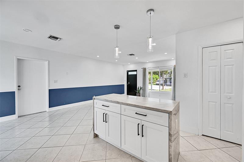 Image 8 of 39 For 232 9th Ct  