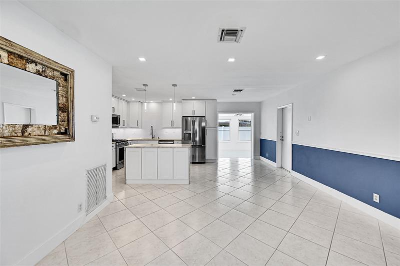 Image 9 of 39 For 232 9th Ct  