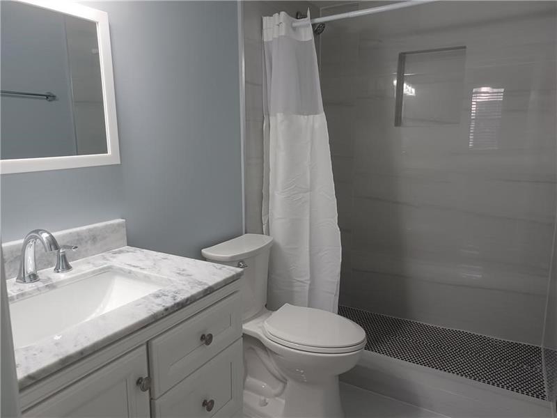 Image 10 of 20 For 8021 Southgate Blvd  G4