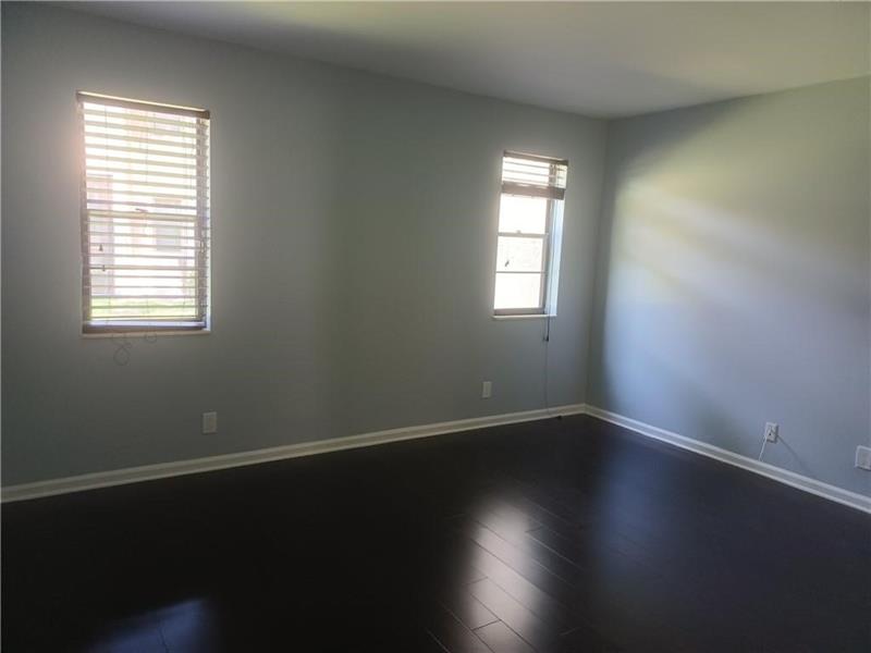 Image 11 of 20 For 8021 Southgate Blvd  G4