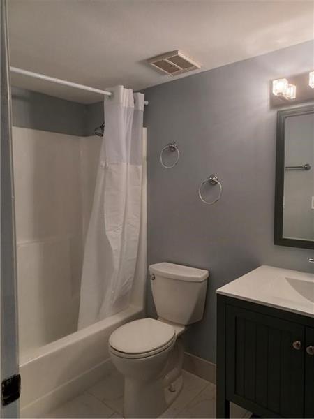 Image 16 of 20 For 8021 Southgate Blvd  G4