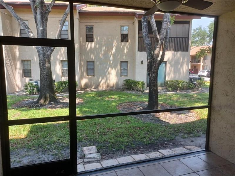 Image 18 of 20 For 8021 Southgate Blvd  G4