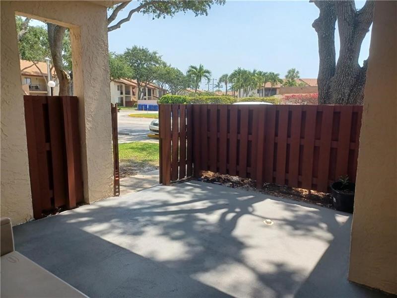 Image 3 of 20 For 8021 Southgate Blvd  G4