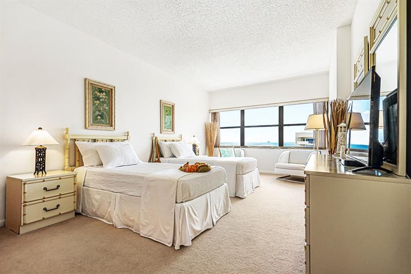 Image 12 of 35 For 5000 Ocean Blvd  1609