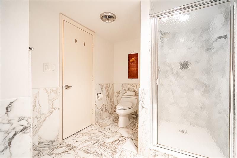 Image 33 of 35 For 5000 Ocean Blvd  1609