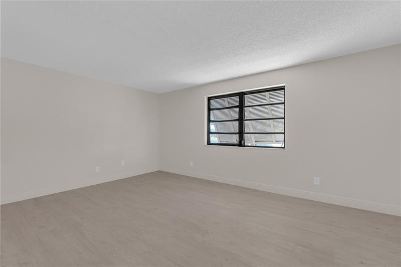 Image 12 of 31 For 11291 16th Ct