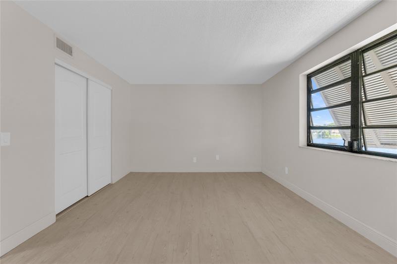 Image 14 of 31 For 11291 16th Ct