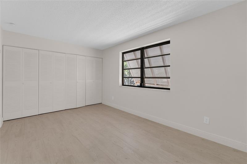 Image 20 of 31 For 11291 16th Ct