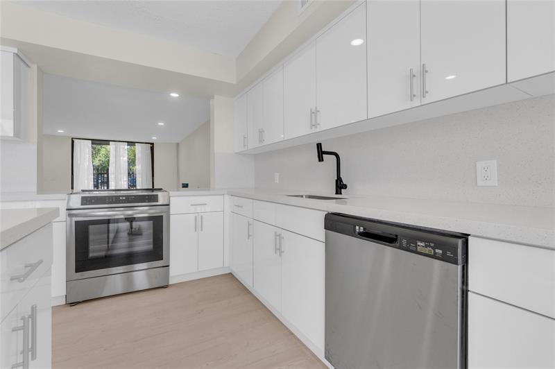 Image 7 of 31 For 11291 16th Ct