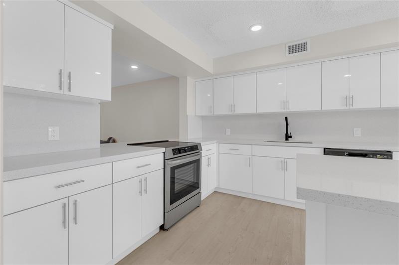 Image 8 of 31 For 11291 16th Ct