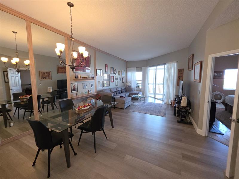Image 12 of 58 For 7593 Granville Dr  411