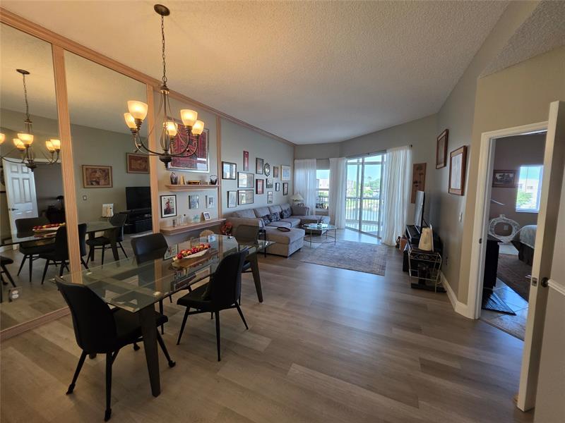 Image 15 of 58 For 7593 Granville Dr  411