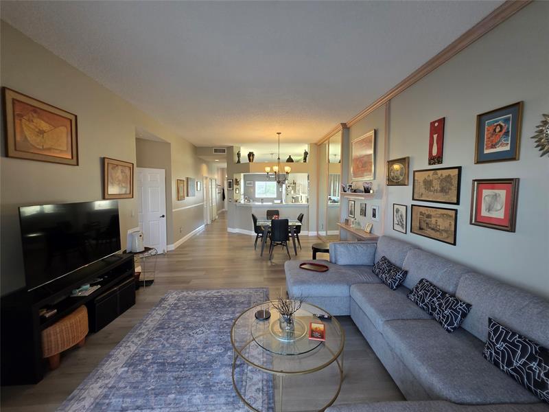 Image 17 of 58 For 7593 Granville Dr  411