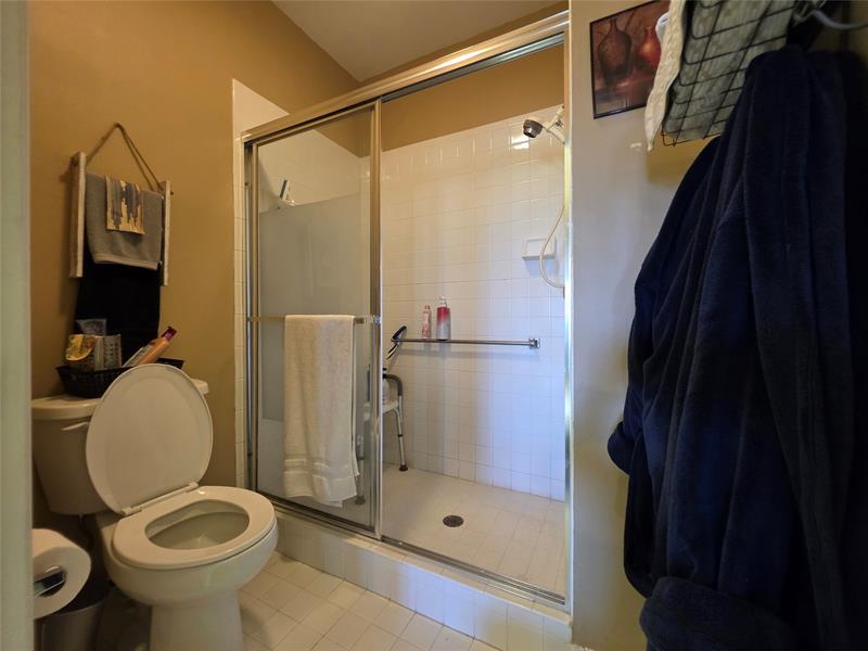 Image 35 of 58 For 7593 Granville Dr  411