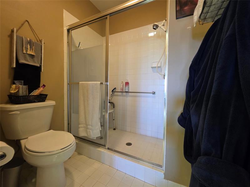 Image 39 of 58 For 7593 Granville Dr  411