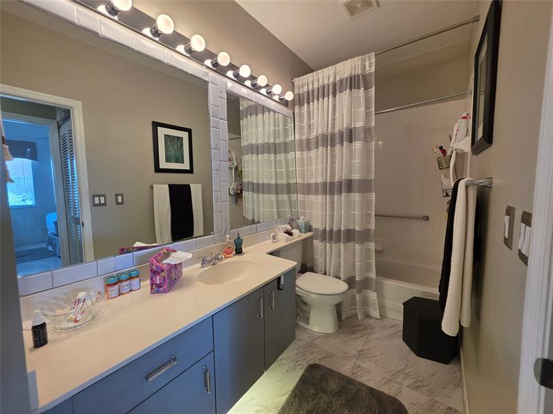 Image 46 of 58 For 7593 Granville Dr  411