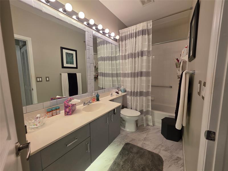 Image 48 of 58 For 7593 Granville Dr  411