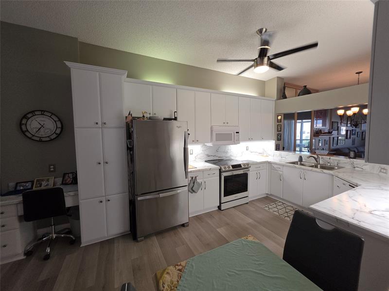 Image 8 of 58 For 7593 Granville Dr  411