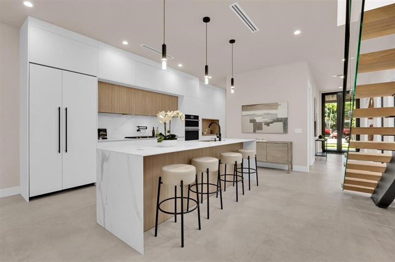 Image 15 of 51 For 920 17th Ave