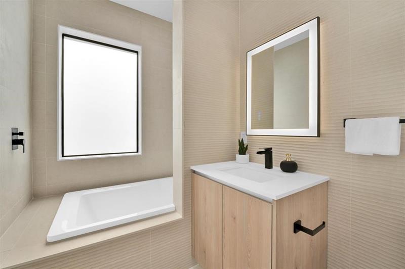 Image 37 of 51 For 920 17th Ave