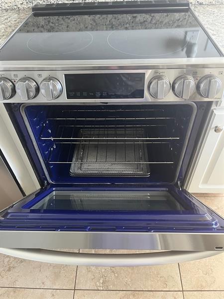 Image 23 of 51 For 115 Lake Emerald Dr  403