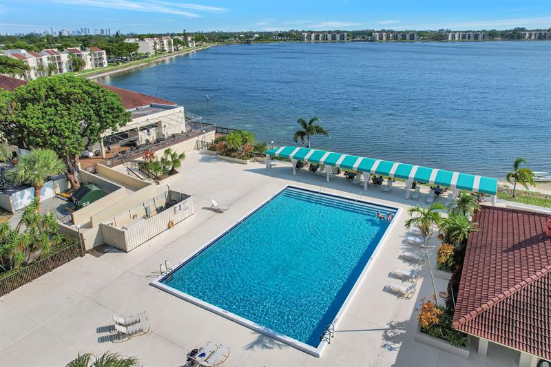 Image 47 of 51 For 115 Lake Emerald Dr  403