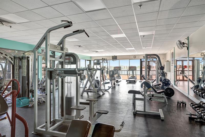 Image 50 of 51 For 115 Lake Emerald Dr  403