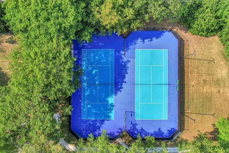 Image 51 of 51 For 115 Lake Emerald Dr  403