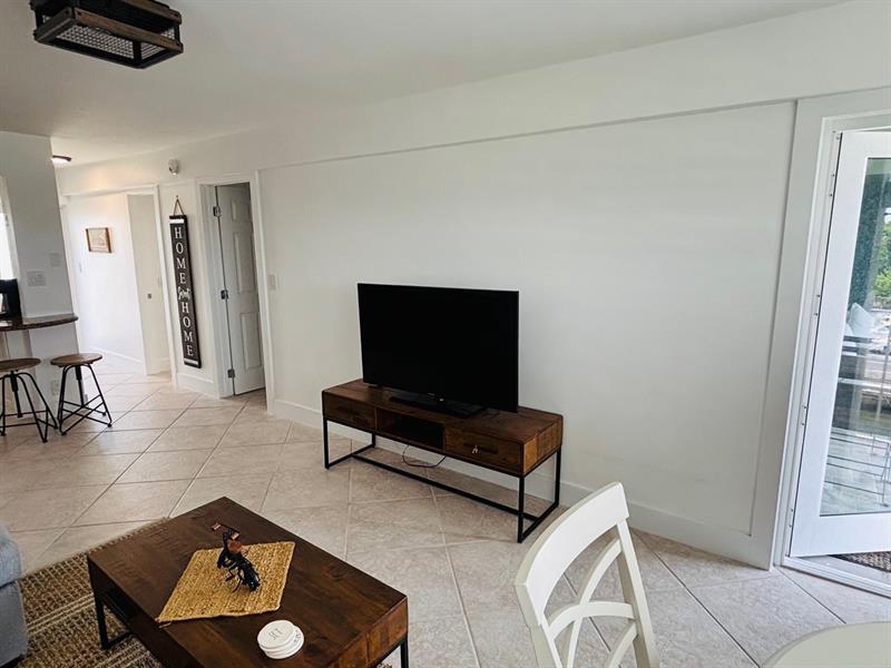 Image 7 of 21 For 1511 15th Ct  403