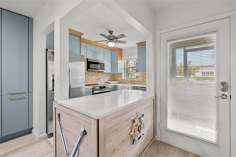 Image 11 of 43 For 808 7th St  105-b