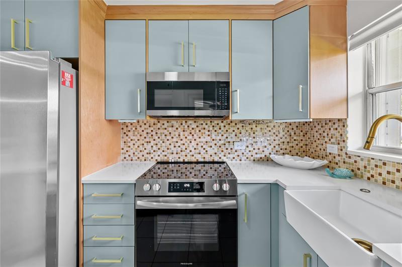 Image 18 of 43 For 808 7th St  105-b