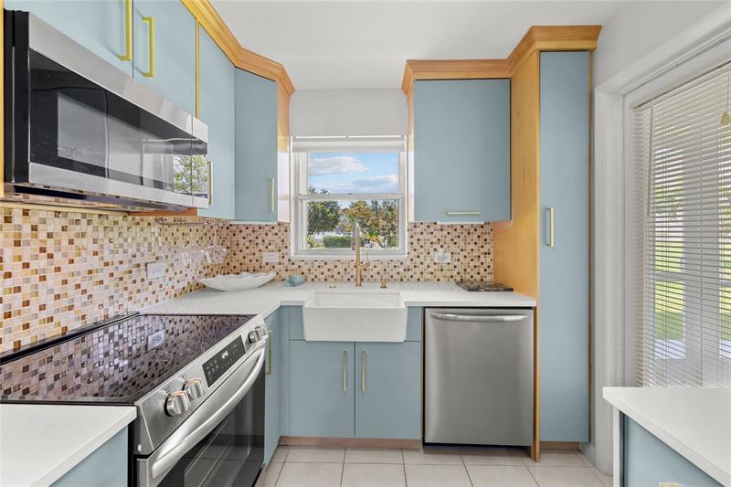 Image 20 of 43 For 808 7th St  105-b