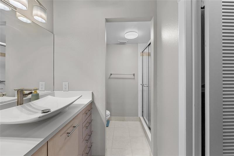 Image 27 of 43 For 808 7th St  105-b