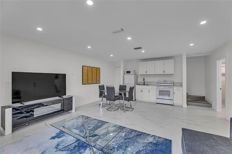 Image 10 of 34 For 616 3rd Key Drive