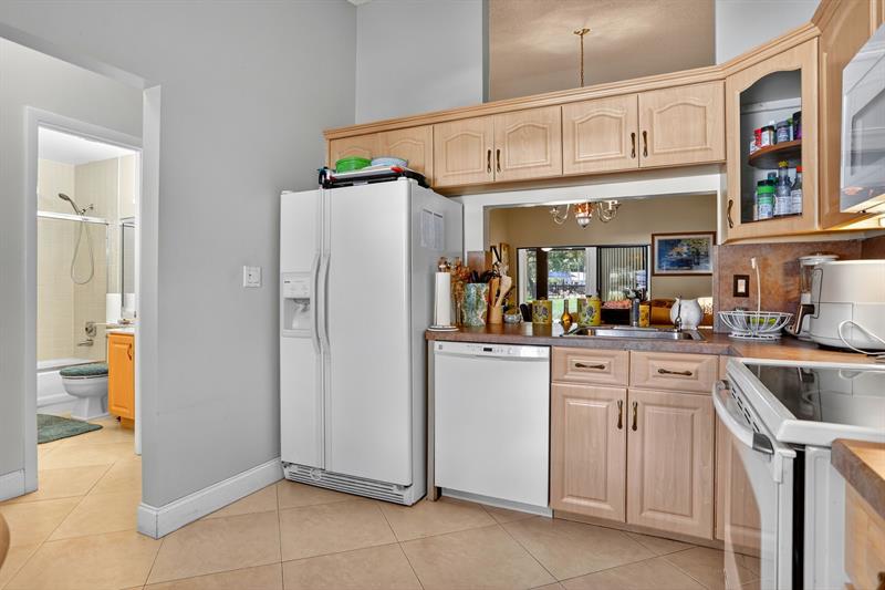 Image 10 of 30 For 3204 Carambola Cir  0