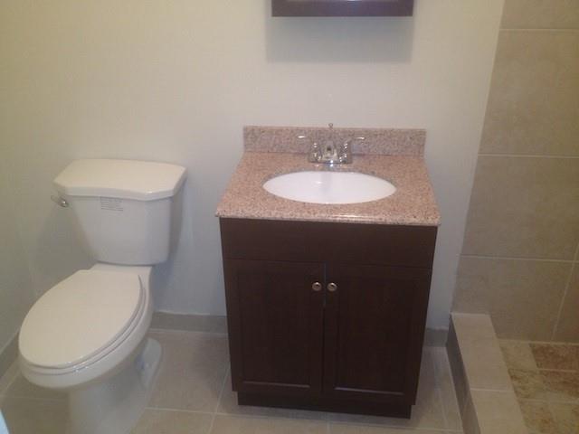 Image 7 of 32 For 7027 W. Sunrise Blvd  7027