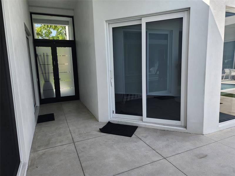 Image 10 of 15 For 40 16th Pl  