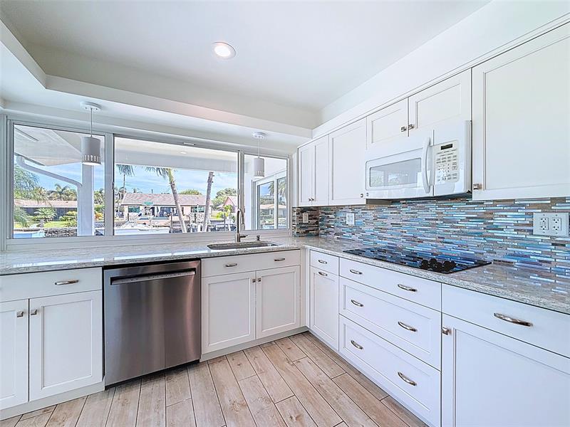Image 11 of 33 For 2910 19th St