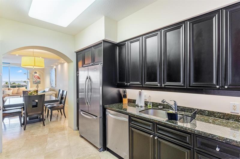Image 5 of 26 For 3100 Ocean Blvd  604